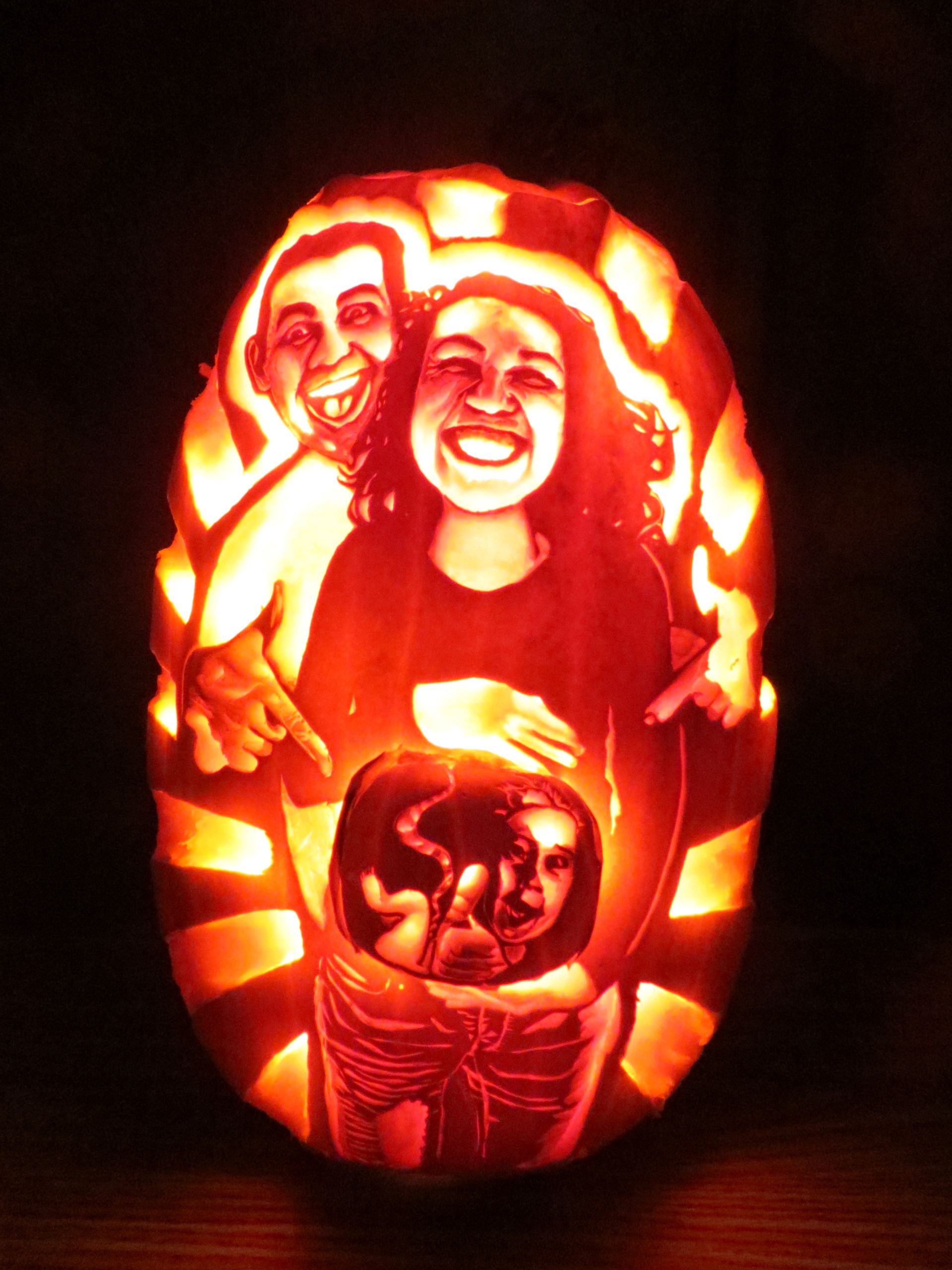 Preggo Pumpkin pumpkin carving by Jake Voelker, photo 3 of 4